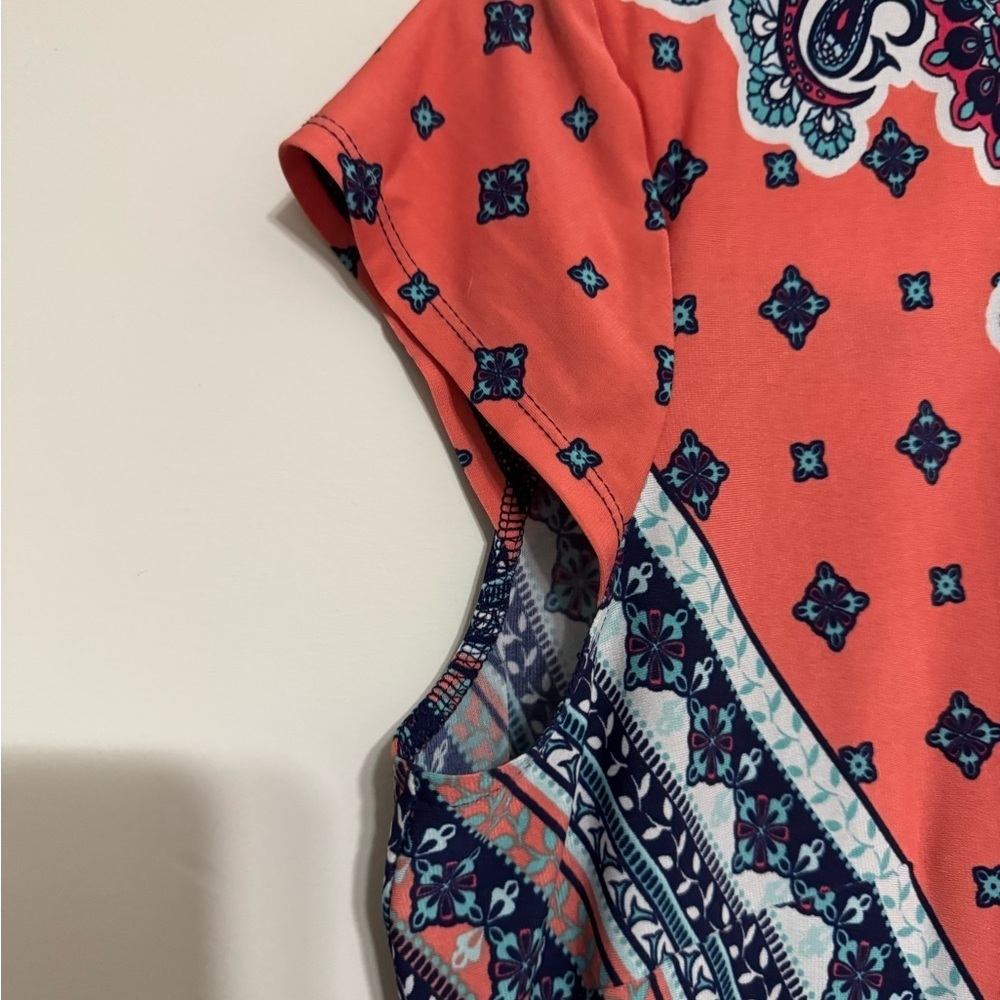 💜 💜Liz Claiborne Coral and Navy Patterned Dress - Picture 3 of 6
